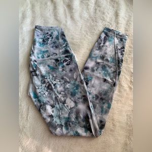 NWOT Lululemon Unlimit HR 25”